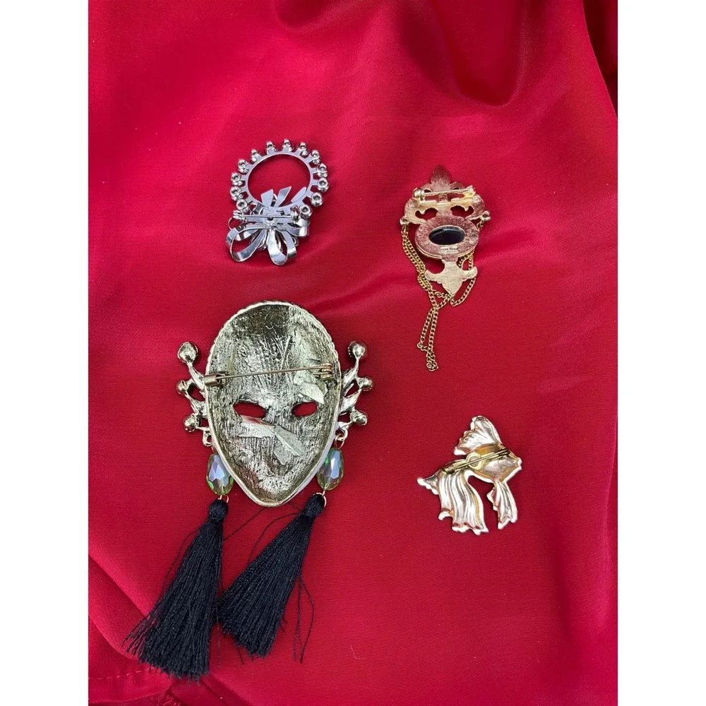 Vintage Bergere Fleur de Lis Brooch Set Gold‎ Silver Tone Rhinestone Fish 3pc